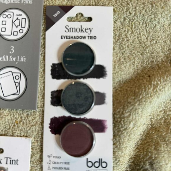 Billion Dollar Beauty Makeup Box / Mirror, Eyeshadow, and Blush BRAND NEW - Picture 11 of 12